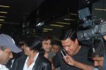 Shahrukh Khan snapped at international airport on 9th Dec 2011 (10).JPG